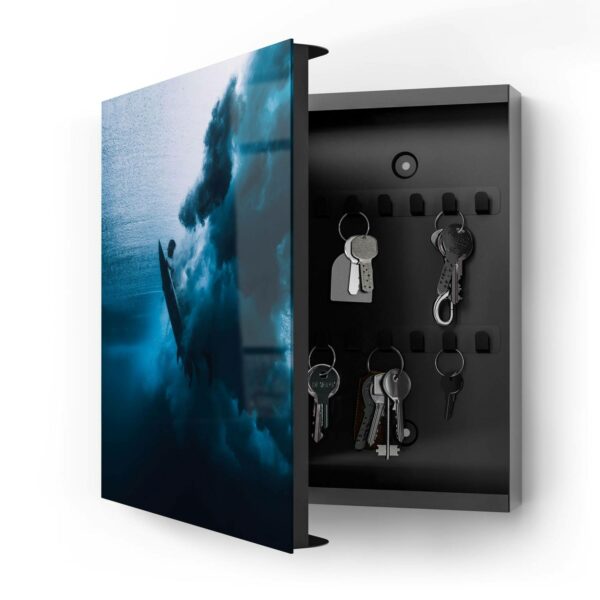 Key Box - Surfer Dive Underwater - Image 3