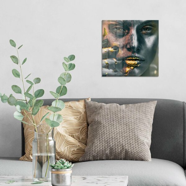 Wandbild - Frau mit Gold im Gesicht – Bild 3